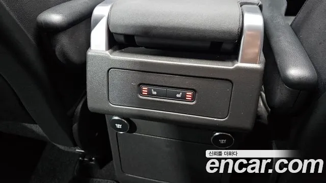 Land Rover Discovery 2019 thumb 4