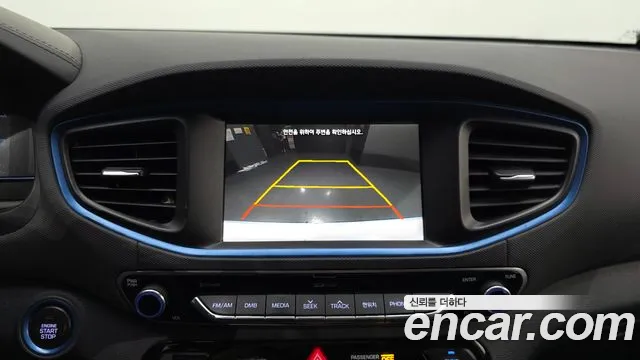 Hyundai Ioniq Hybrid 2017 thumb 11