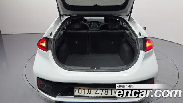 Hyundai Ioniq Hybrid 2017 thumb 2