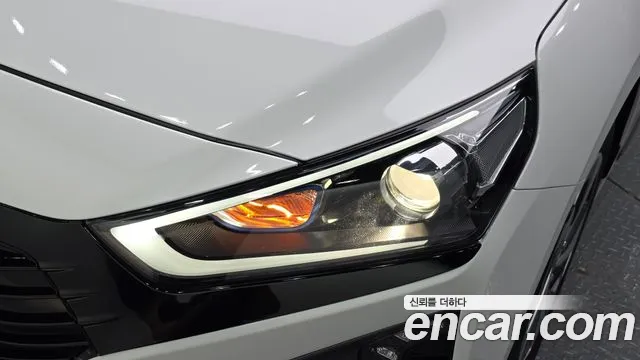 Hyundai Ioniq Hybrid 2017 thumb 8