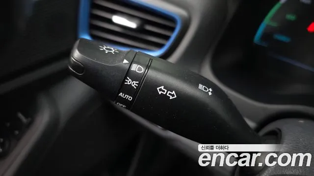 Hyundai Ioniq Hybrid 2017 thumb 12