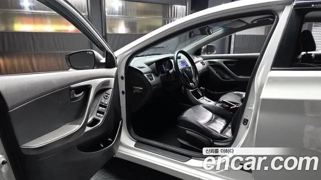 Hyundai Avante 2011 thumb 3