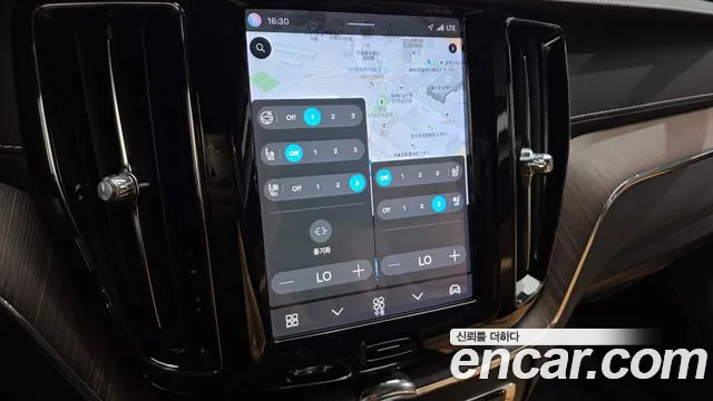 Volvo XC60 2022 thumb 3