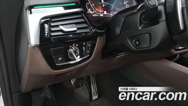 BMW 6 серии Gran Turismo 2024 thumb 4