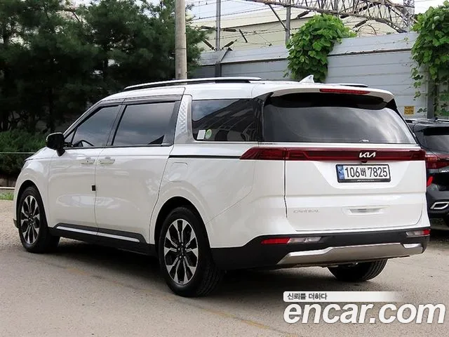 Kia Carnival 2023 thumb 4