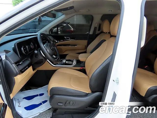 Kia Carnival 2023 thumb 11