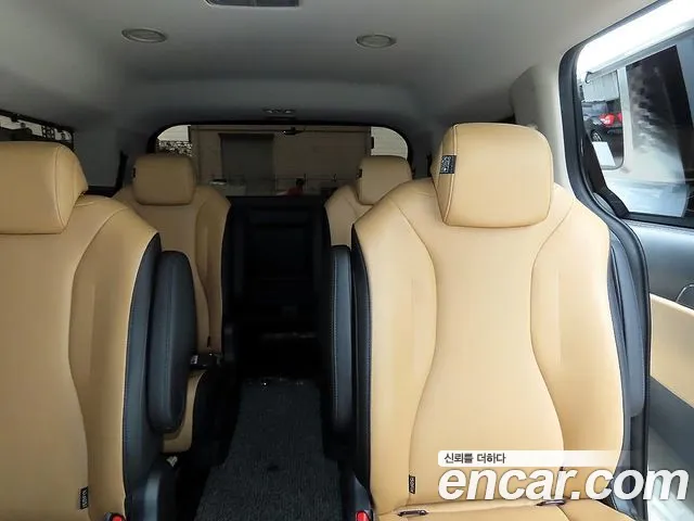 Kia Carnival 2023 thumb 8