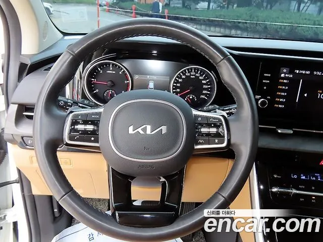 Kia Carnival 2023 thumb 6