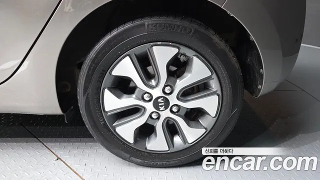 Kia Morning 2015 thumb 12