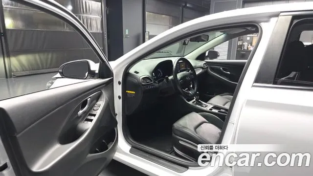 Hyundai i30 2016 thumb 4
