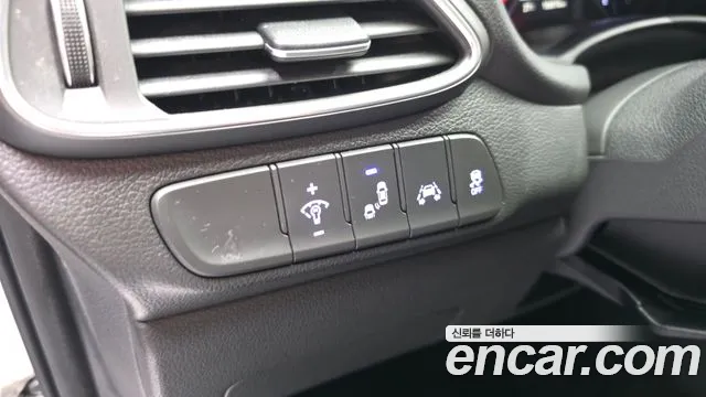 Hyundai i30 2016 thumb 11