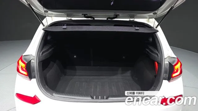 Hyundai i30 2016 thumb 12
