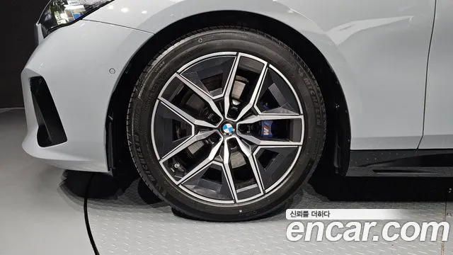 BMW 5 серии 2025 thumb 2