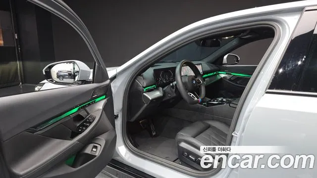 BMW 5 серии 2025 thumb 9