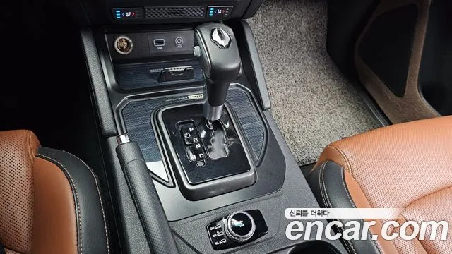 KGM Rexton 2019 thumb 8