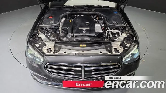 Mercedes-Benz E-Class 2021 thumb 10