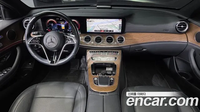 Mercedes-Benz E-Class 2021 thumb 4