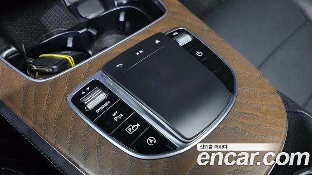 Mercedes-Benz E-Class 2021 thumb 3