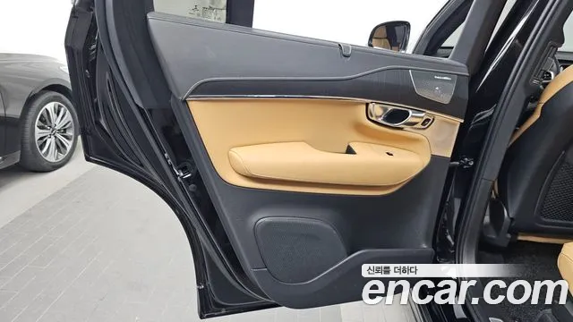 Volvo XC90 2021 thumb 4