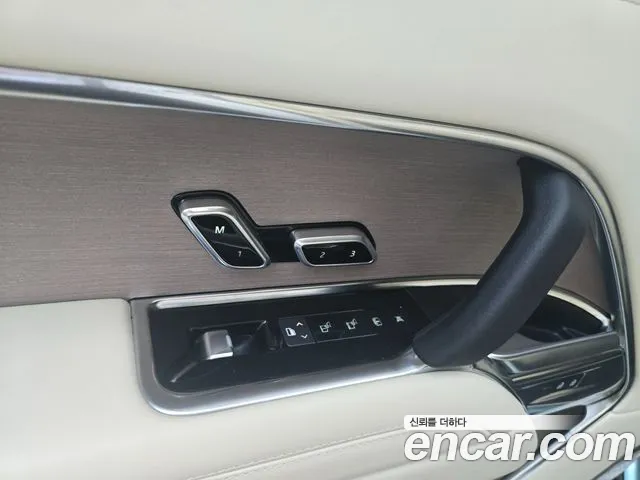 Land Rover Range Rover 2024 thumb 8