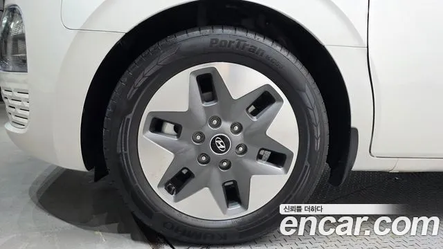 Hyundai Staria 2022 thumb 9
