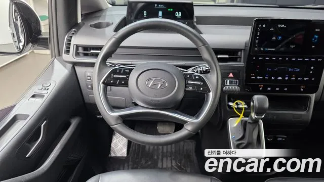Hyundai Staria 2022 thumb 2