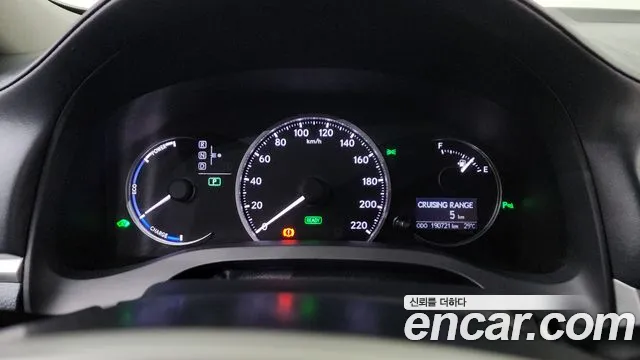 Lexus CT200h 2011 thumb 12