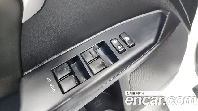 Lexus CT200h 2011 thumb 7