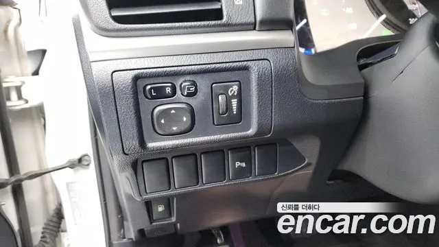 Lexus CT200h 2011 thumb 5