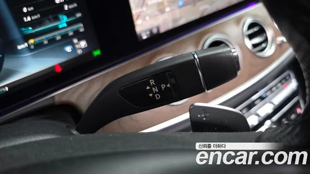 Mercedes-Benz E-Class 2016 thumb 6