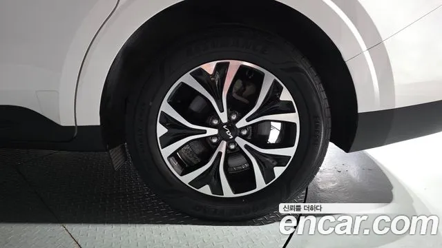 Kia Carnival 2023 thumb 10