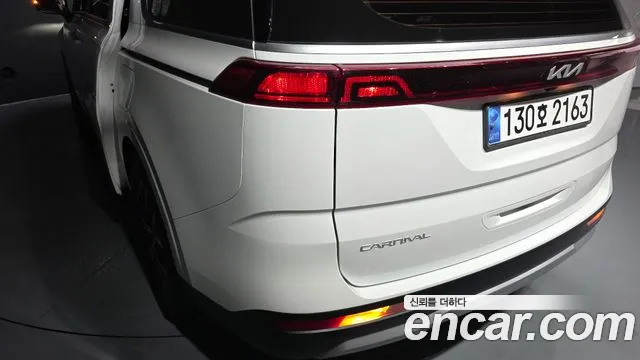 Kia Carnival 2023 thumb 3