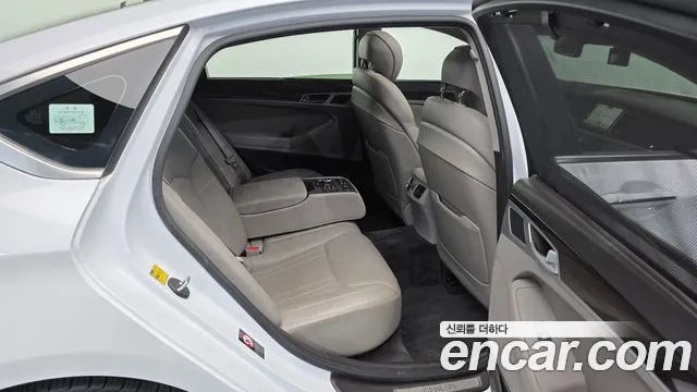Hyundai Genesis 2014 thumb 10