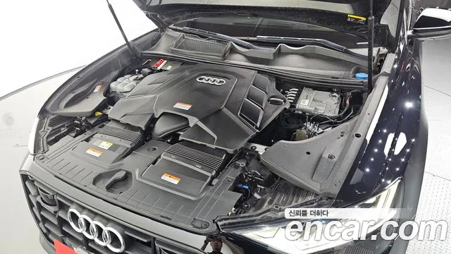 Audi Q8 2021 thumb 9