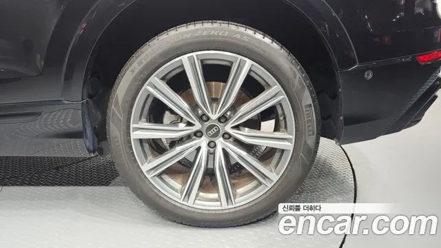 Audi Q8 2021 thumb 8