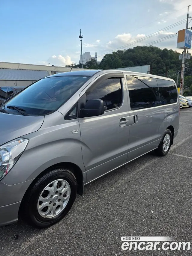 Hyundai Staria 2012 thumb 3