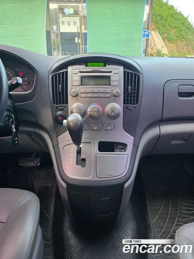 Hyundai Staria 2012 thumb 11