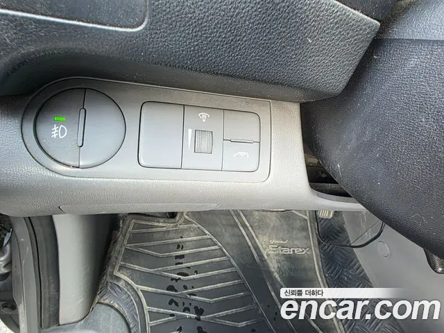 Hyundai Staria 2012 thumb 4