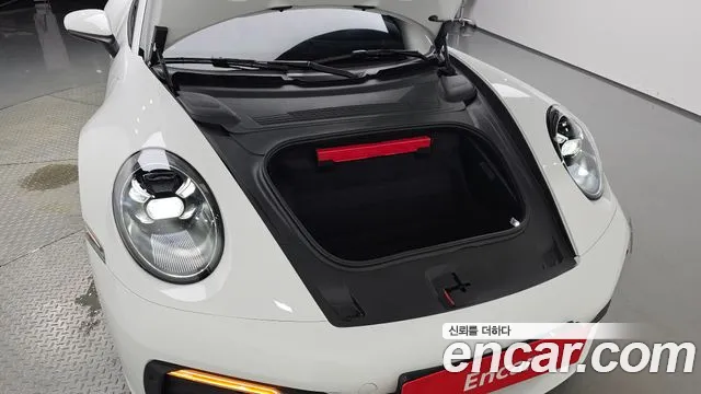 Porsche 911 2024 thumb 5