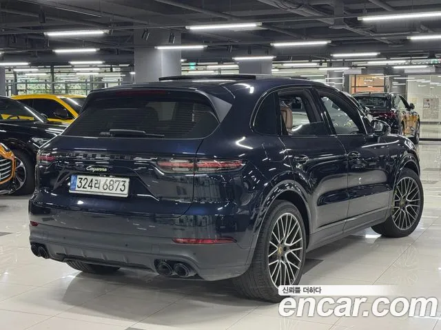 Porsche Cayenne 2021 thumb 9