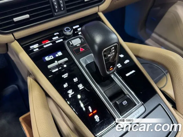 Porsche Cayenne 2021 thumb 11