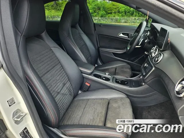 Mercedes-Benz A-Класс 2017 thumb 11