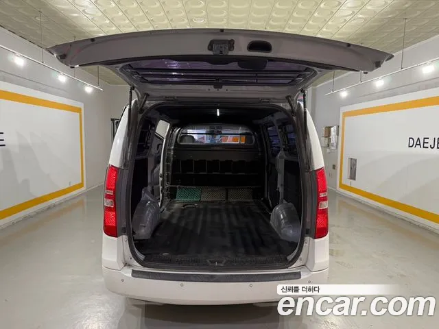 Hyundai Staria 2017 thumb 9