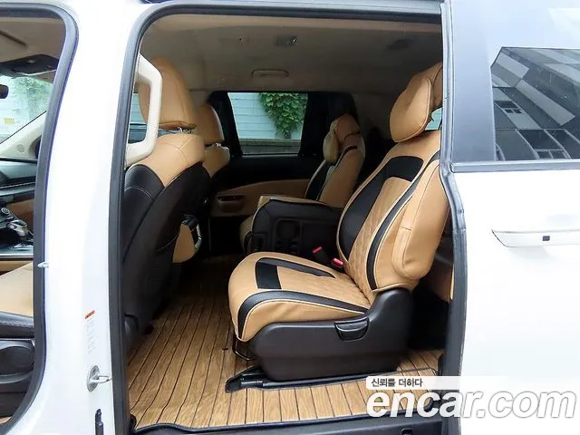 Kia Carnival 2021 thumb 6