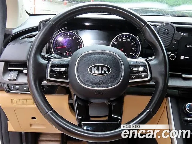 Kia Carnival 2021 thumb 2