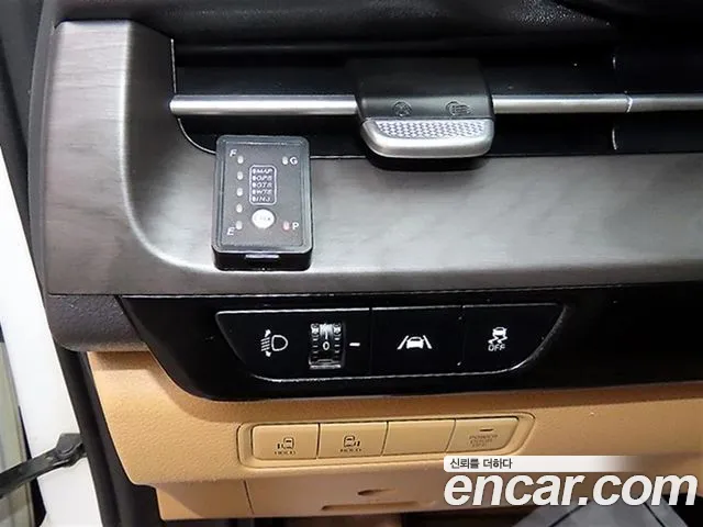 Kia Carnival 2021 thumb 8