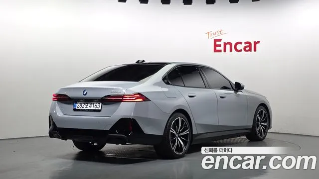 BMW 5 серии 2025 thumb 4