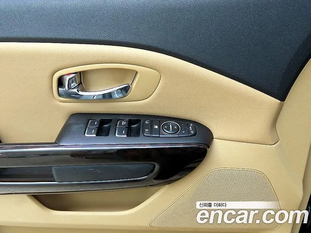 Kia Carnival 2019 thumb 12