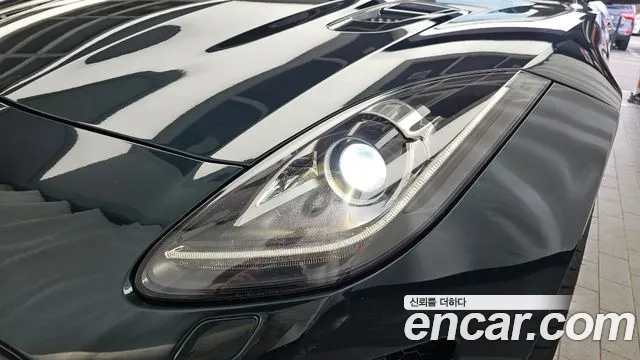 Jaguar F-Type 2015 thumb 10