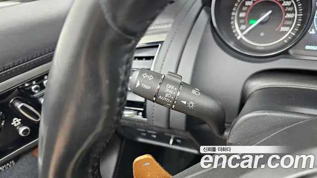 Jaguar F-Type 2015 thumb 4